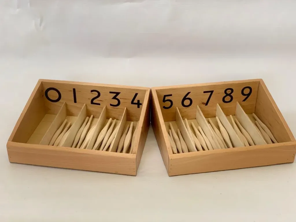 Spindle Box With 45 Spindles (USA Print)